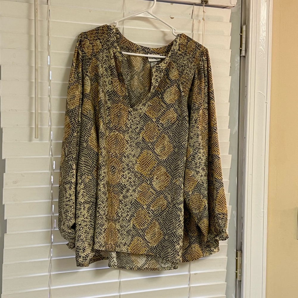 Ava & Viv Multicolor Snake Print Blouse